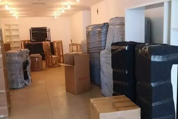 نقل وتغليف أثاث فيلا ومجالس فاخرة في أبوظبي والعين